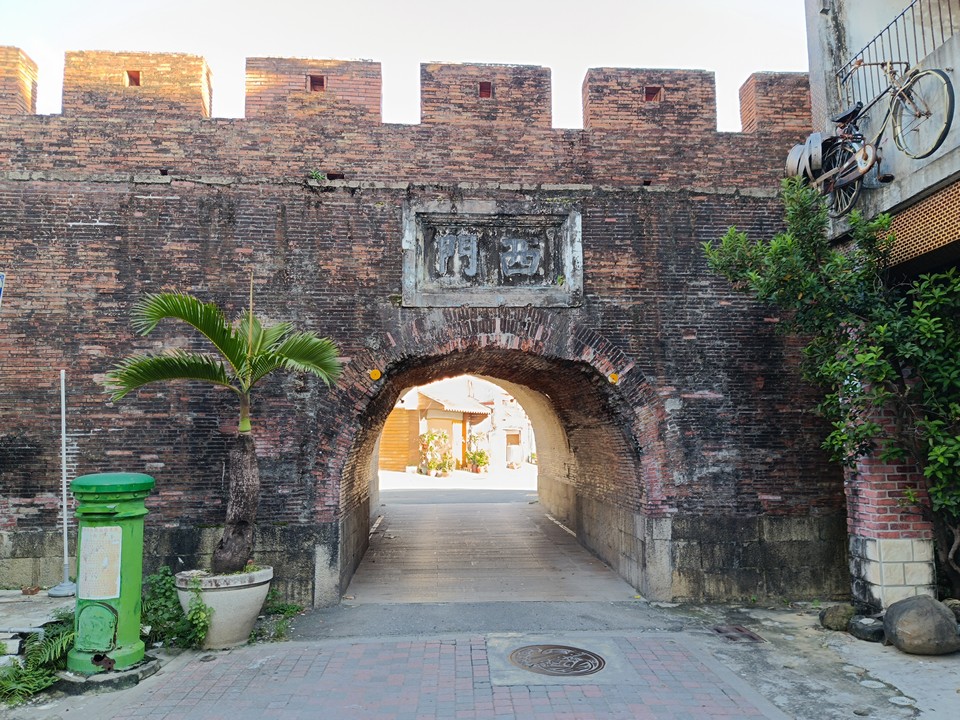 景點「West Gate of  Hengchun Ancient City Gate」封面圖片