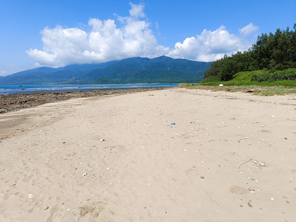 景點「海口港沙灘」封面圖片